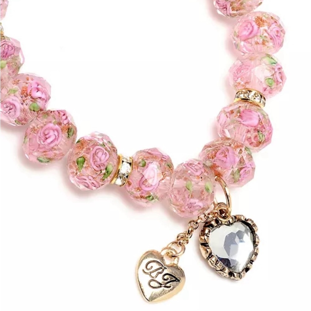 💗 Betsey Johnson Pink Rose Beaded Stretch Bracelet w/ Heart Charms – NWT 💗 - Picture 4 of 4